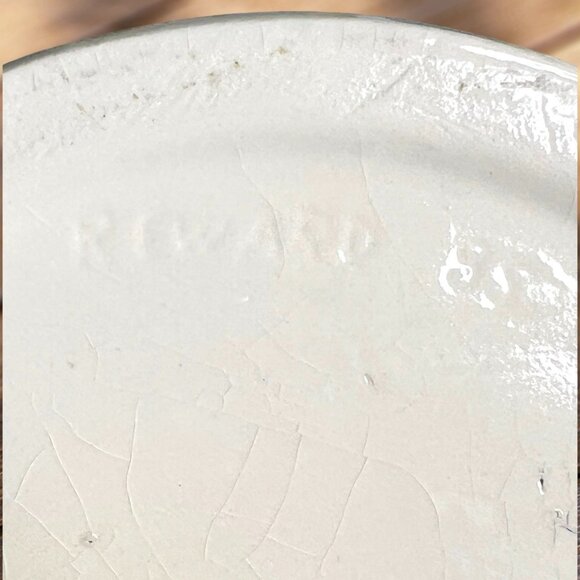 Reward Hand-Painted Ceramic Farmhouse Scene Round Lidded Trinket Box - Picture 13 of 13